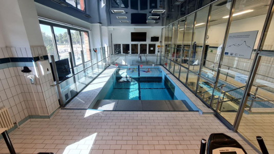 Schwimmhalle am Luftschiffhafen 