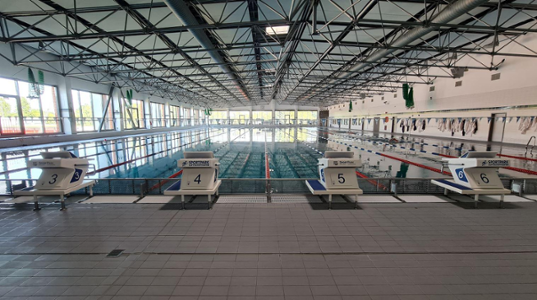 Schwimmhalle am Luftschiffhafen 