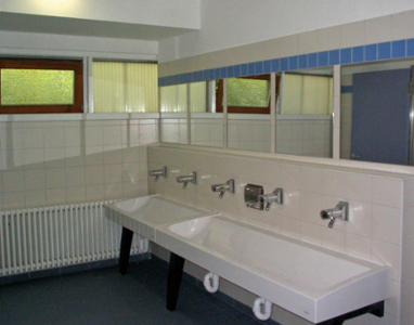 Große Schulsporthalle Brück Sanitär