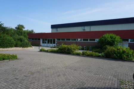 Sporthalle am AquariUM außen