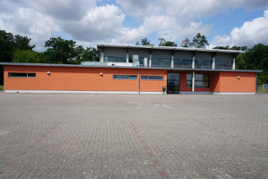 Sporthalle Criewen außen