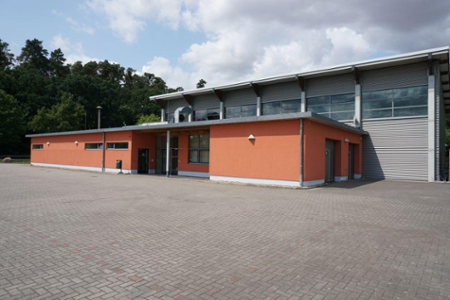 Sporthalle Criewen außen