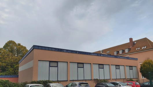 Sporthalle Max-Lindow-Schule außen
