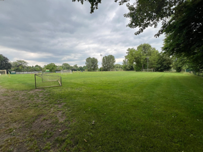 Nebenplatz klein Sportanlage Brandstelle - Roskow
